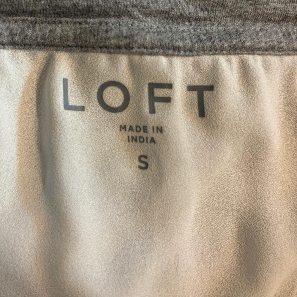 LOFT Heather Gray Long Sleeve Top split back - Picture 3 of 4